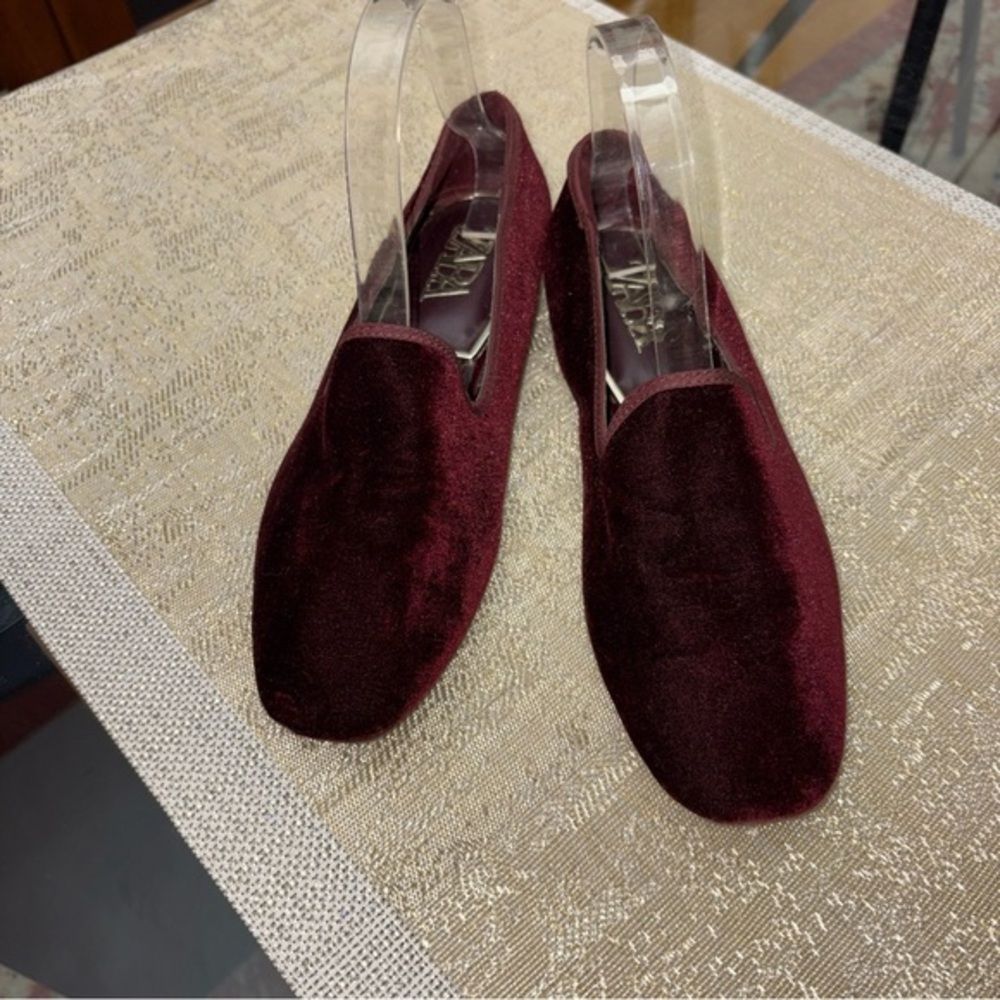 ZARA Elegant Burgundy Velvet Loafers SIZE 36EU